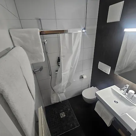 Pont-de-thielle Otel 3*
