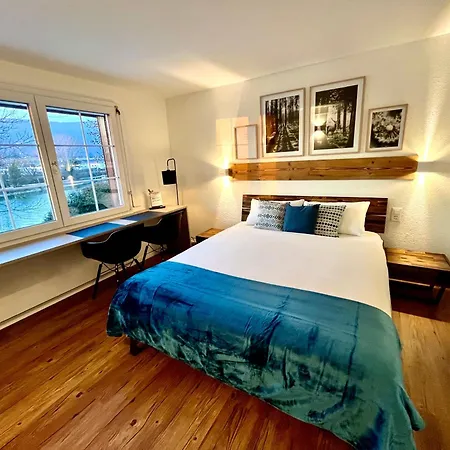 Hotel Pont-de-thielle 3*