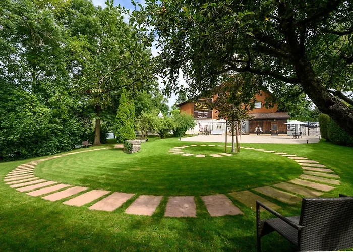 Pont-de-thielle Hotell